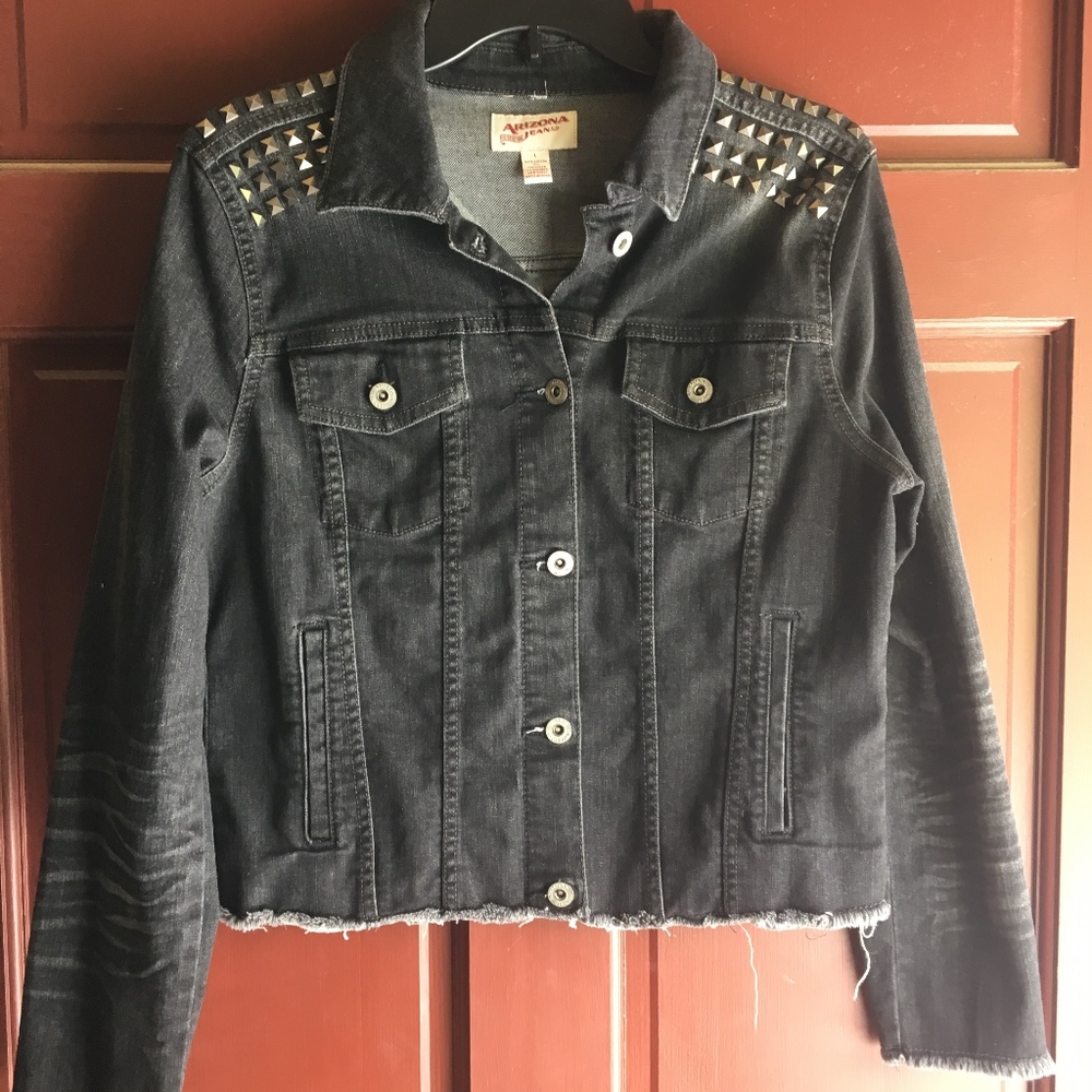 ✨NWOT✨Black Jean Jacket with Studs
